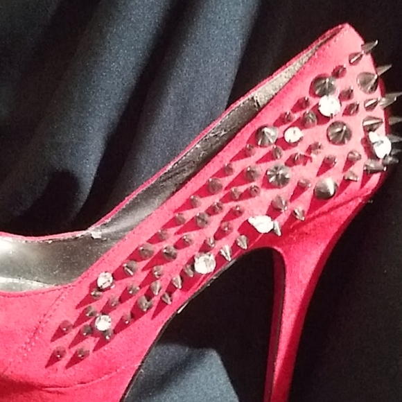 Shoes - Picture 3 of 6